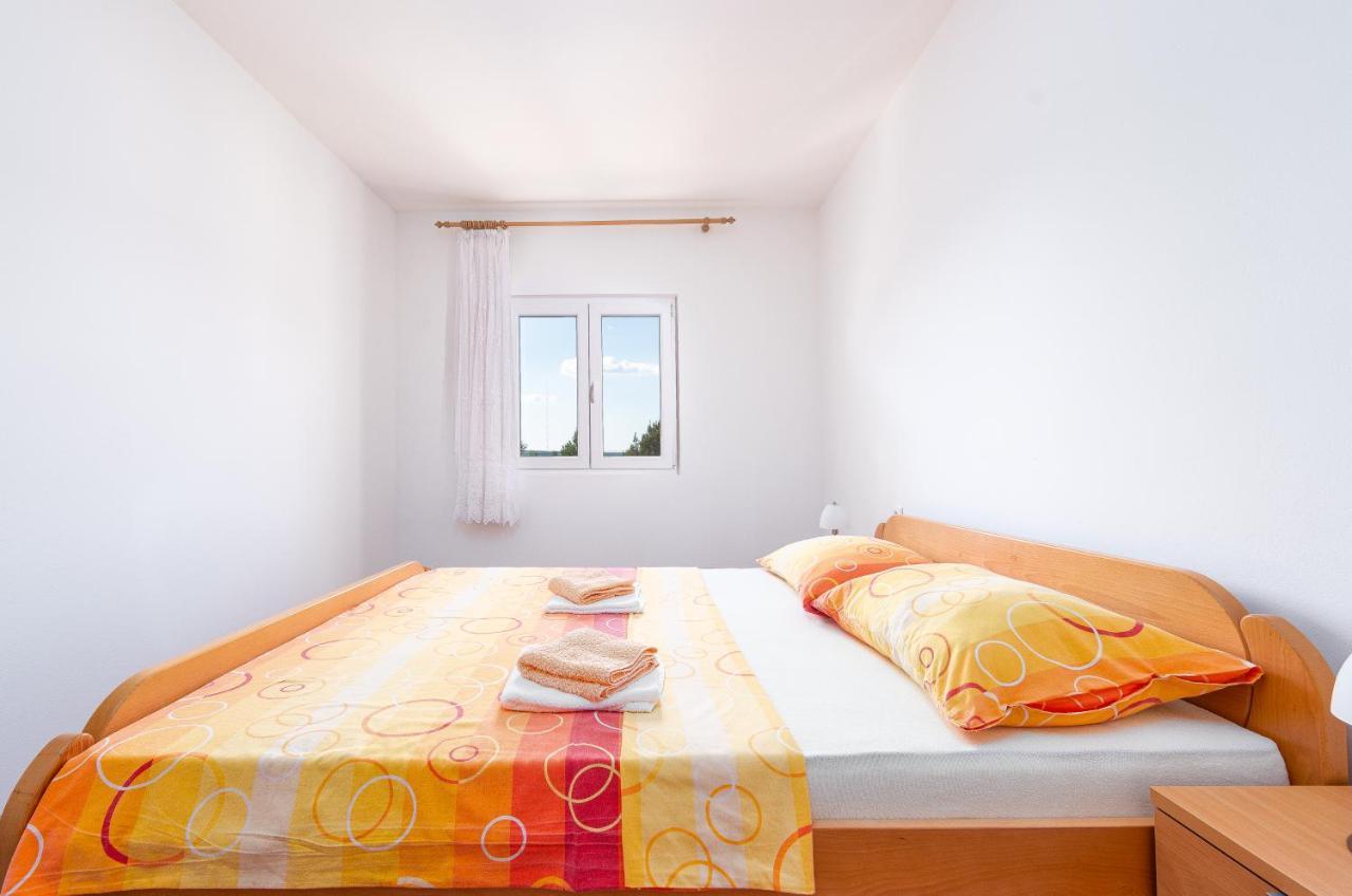 Apartmani Mila Gornji Karin Exterior photo