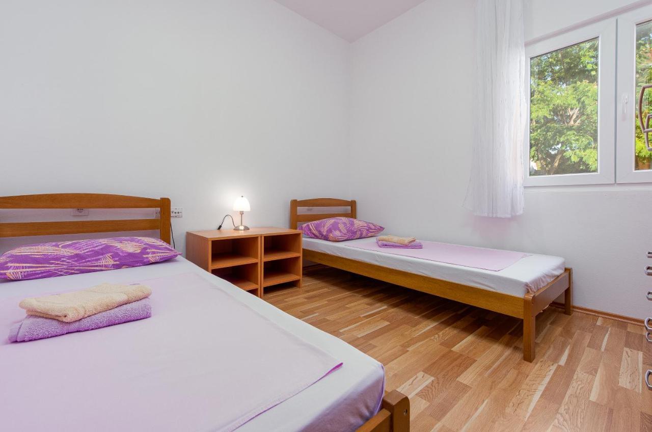 Apartmani Mila Gornji Karin Exterior photo