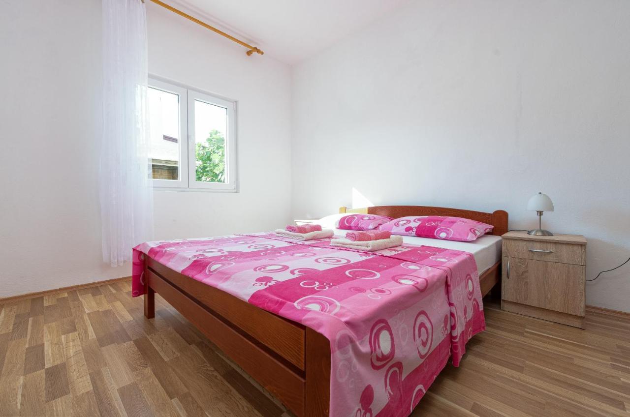 Apartmani Mila Gornji Karin Exterior photo