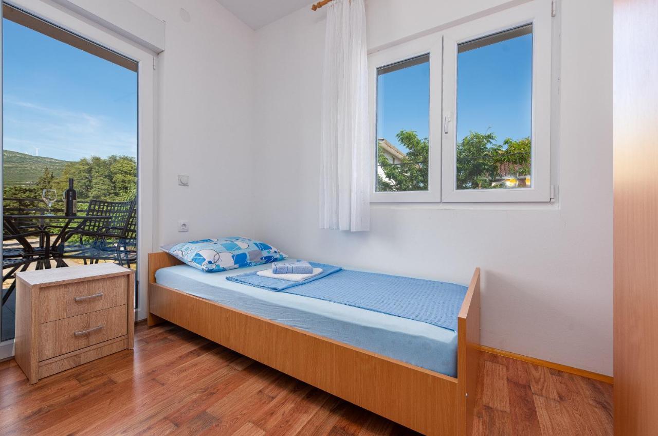 Apartmani Mila Gornji Karin Exterior photo