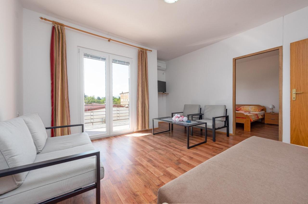 Apartmani Mila Gornji Karin Exterior photo